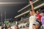 晋级下一轮！孙兴慜冲入场内与队友一起庆祝